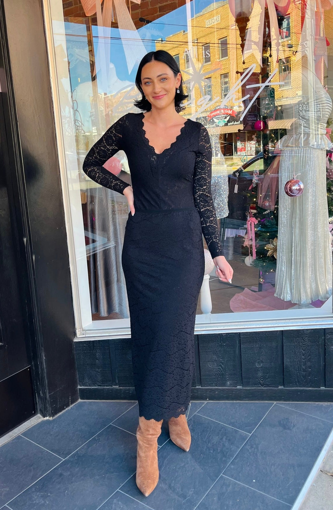 Via Lace Midi Skirt Black