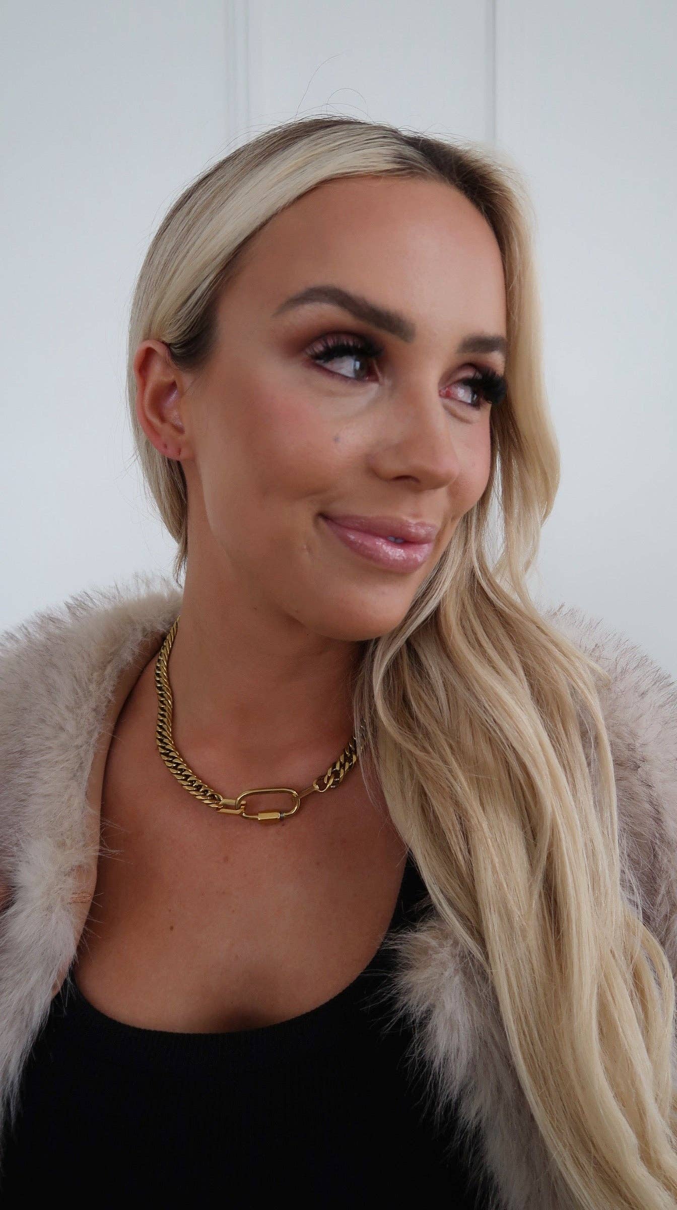 Stephanie Necklace: Gold
