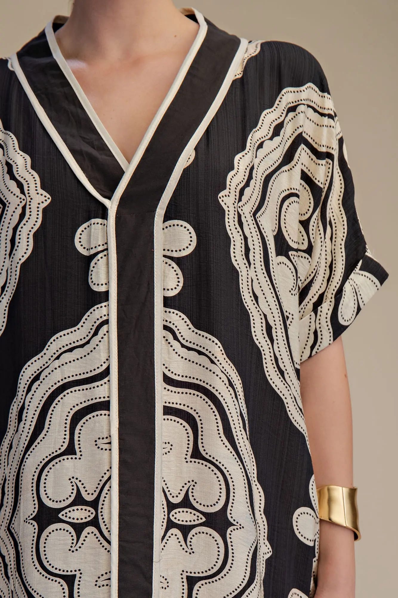 The Monroe Medallion Maxi