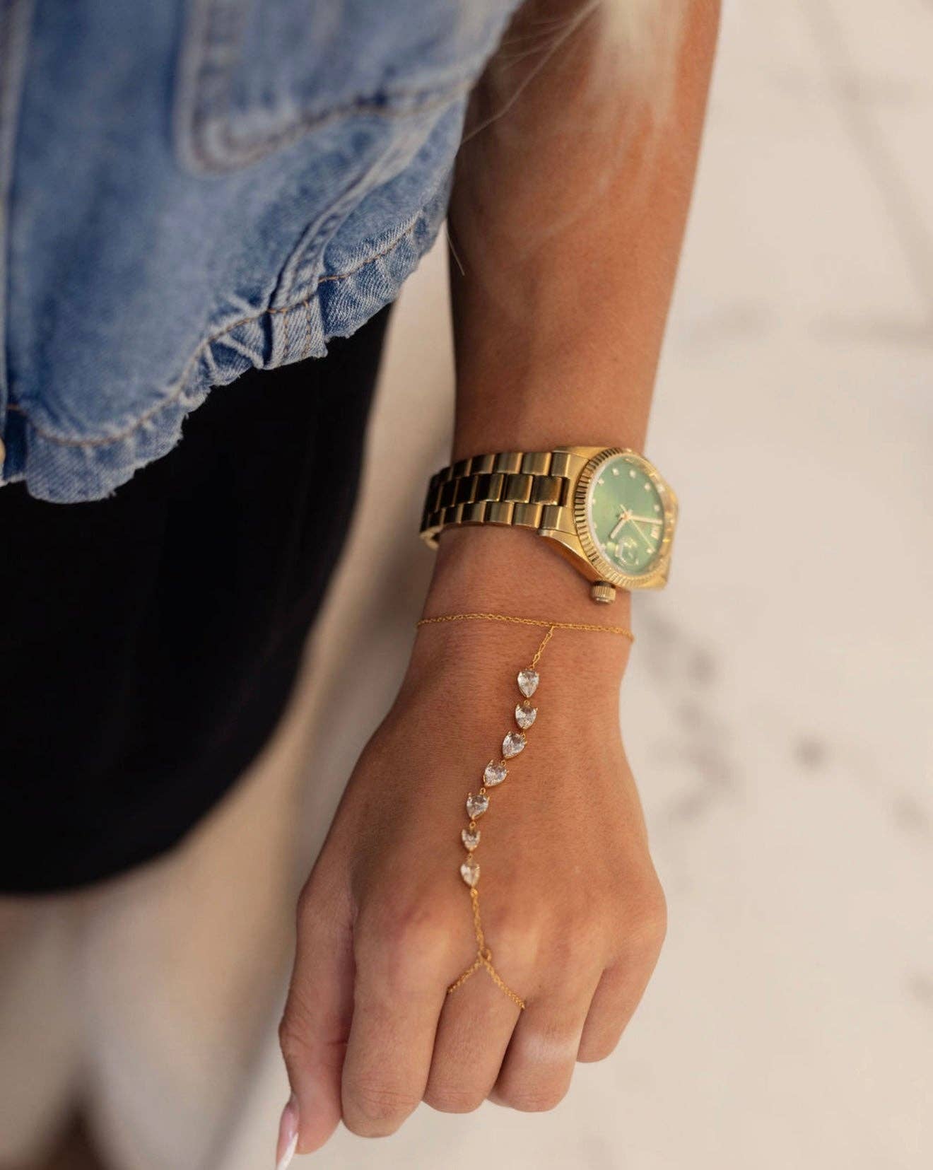 BLING HAND CHAIN: GOLD