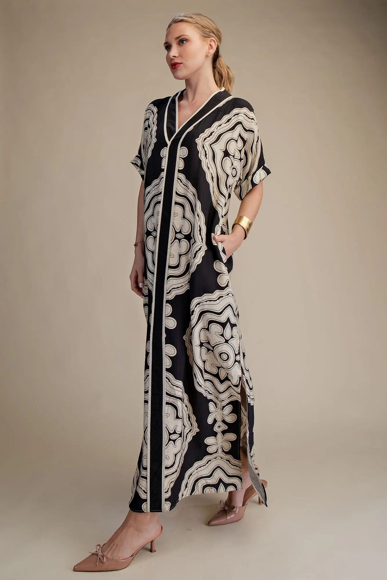 The Monroe Medallion Maxi