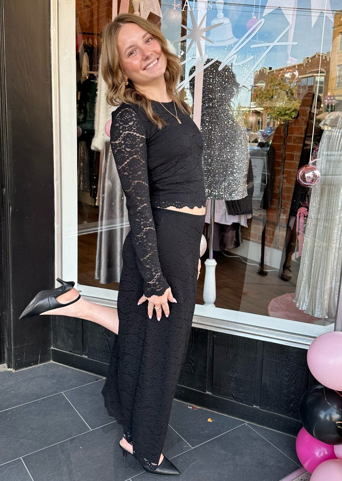 Via Lace Midi Skirt Black