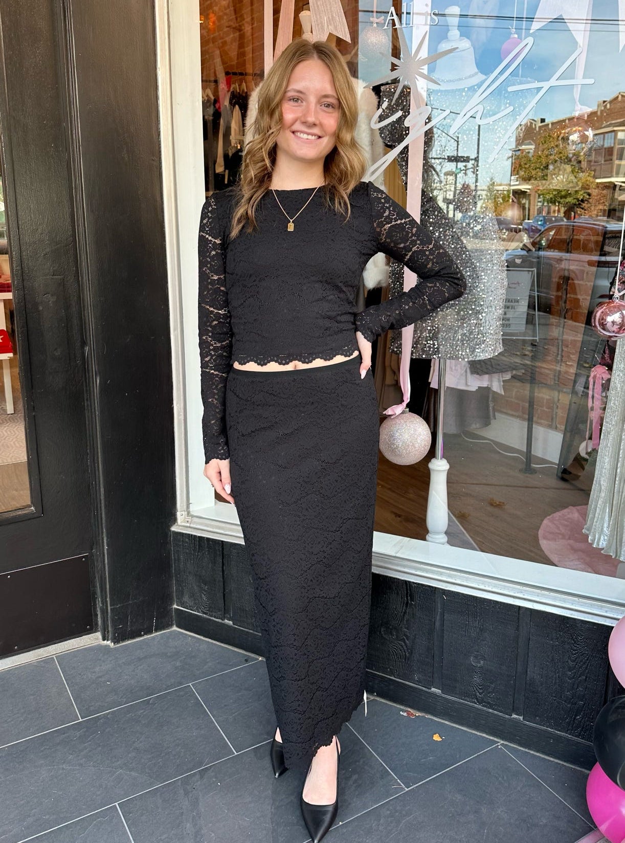 Via Lace Midi Skirt Black