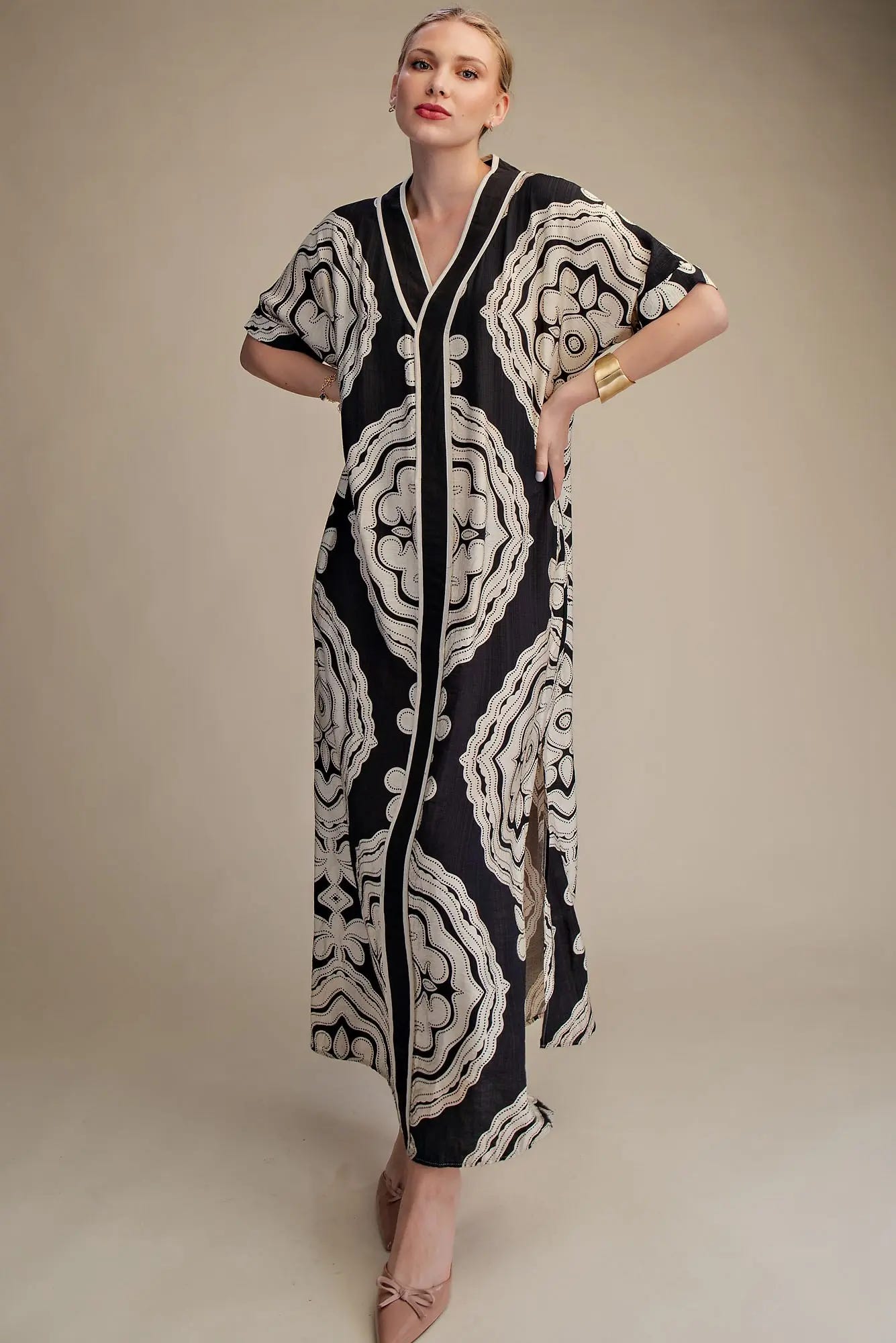 The Monroe Medallion Maxi