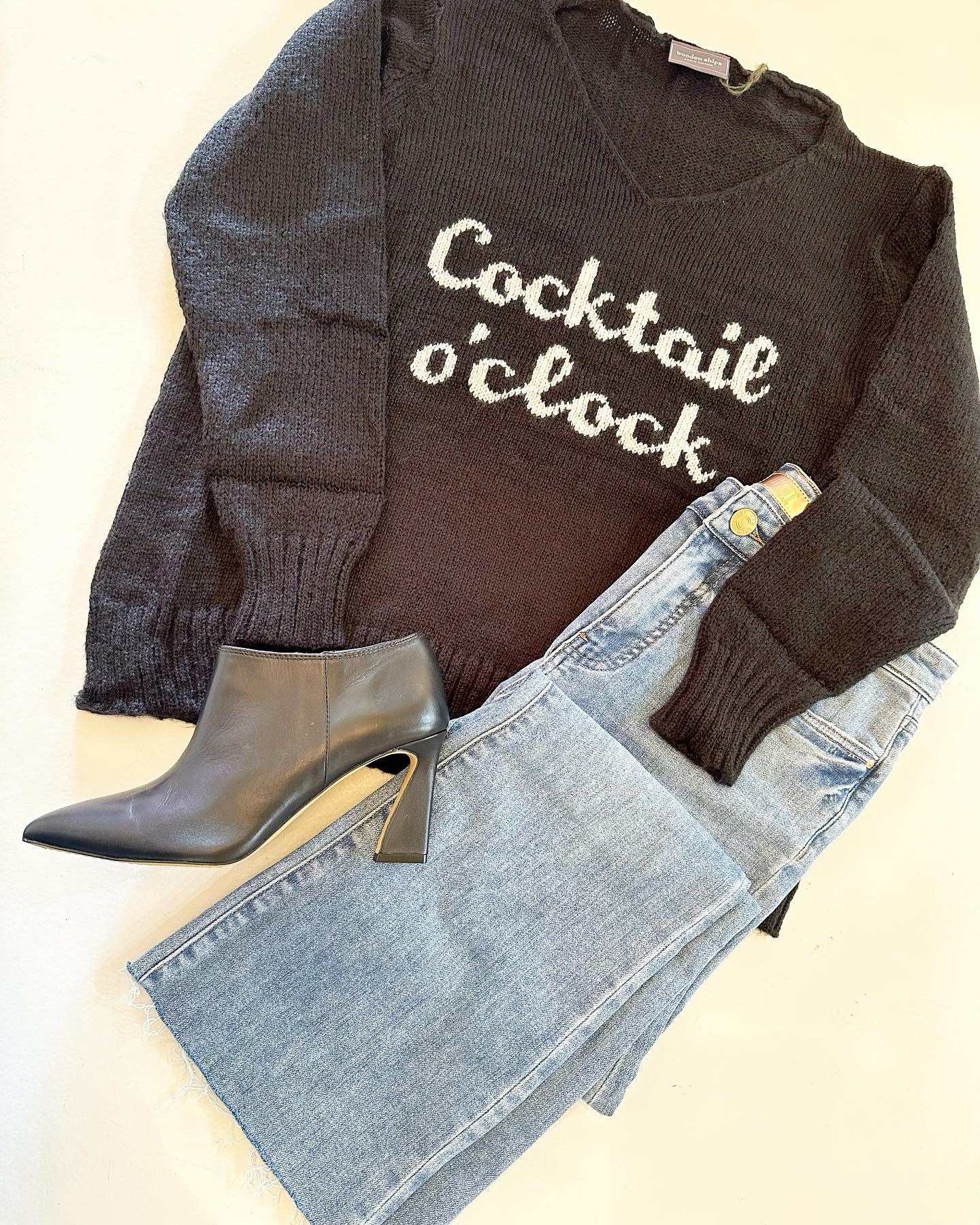 Cocktail O’Clock V-Neck Sweater