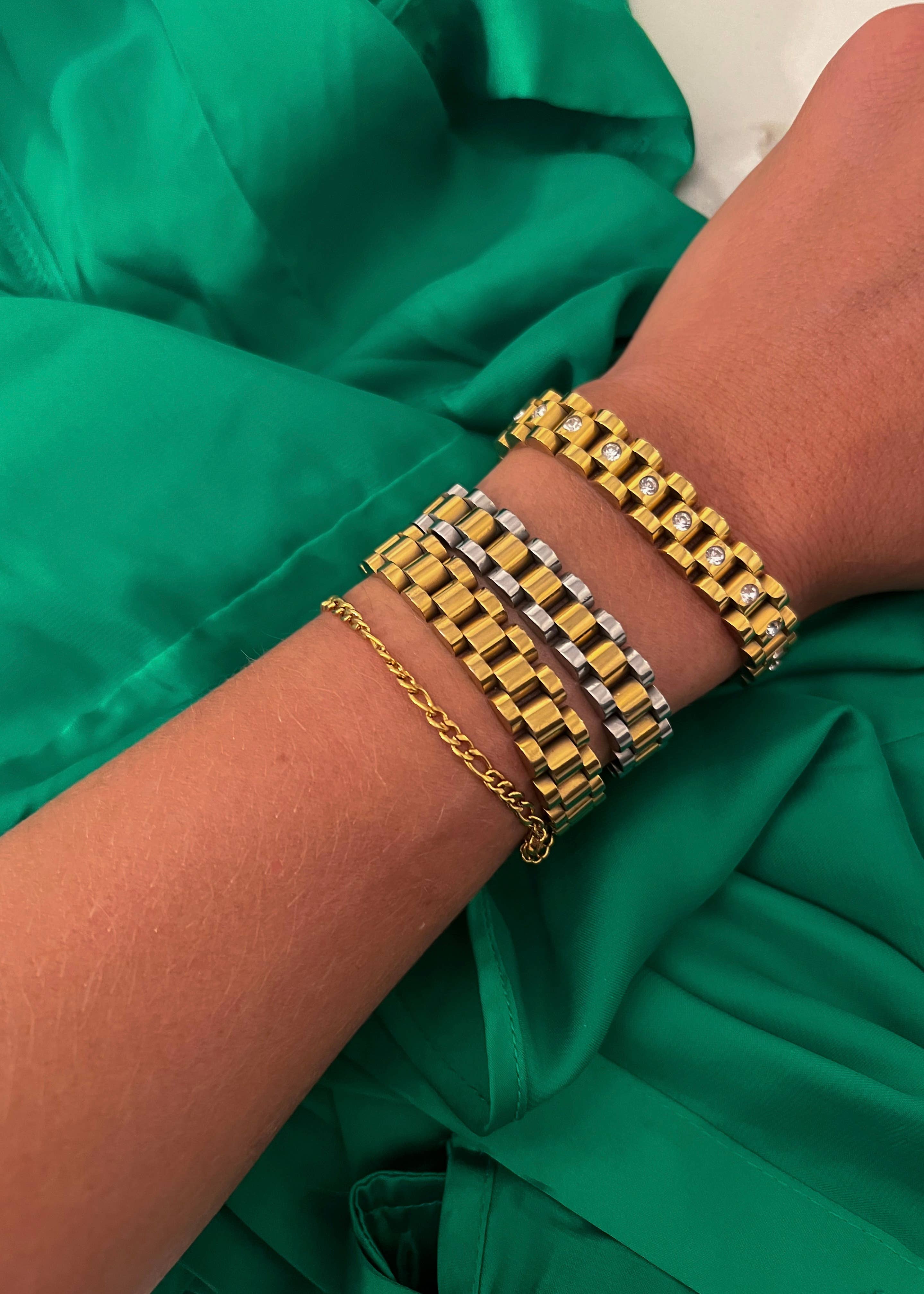THE CHAIN WATCH BAND BRACELET: GOLD