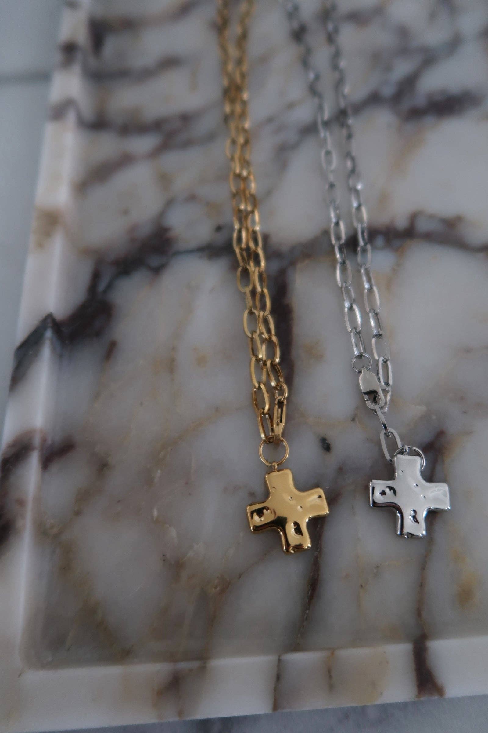 PAPERCLIP CROSS NECKLACE ￼: Silver